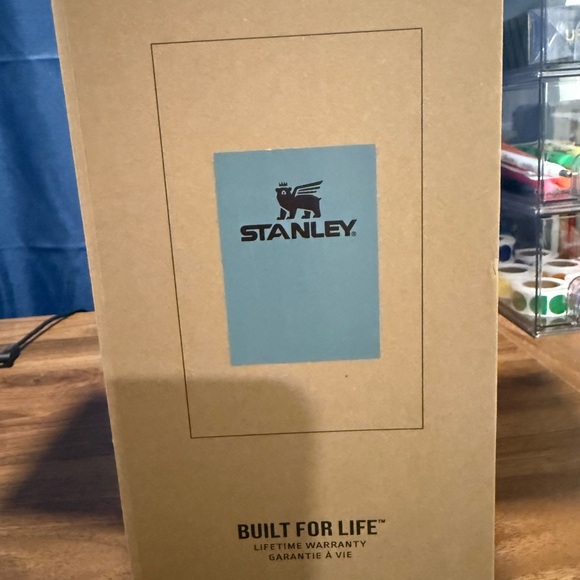 Stanley Quencher H2.0 Tumbler in Green - Picture 4 of 5